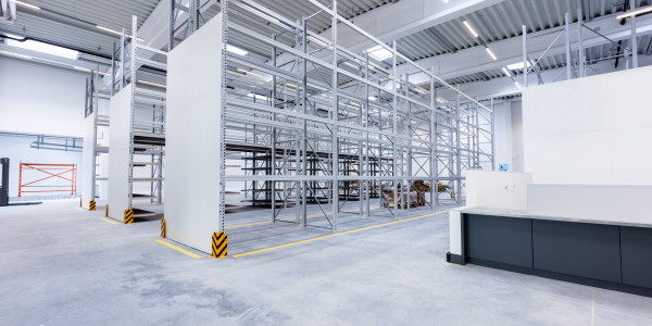 Reformas Integrales de Naves Industriales en Parla · Diseño e Instalación de Áreas de Producción, Almacén y Oficinas