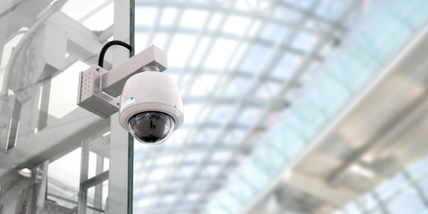 Reformas Integrales de Tiendas y Locales Comerciales en Parla · Instalación Sistemas de Seguridad y Videovigilancia